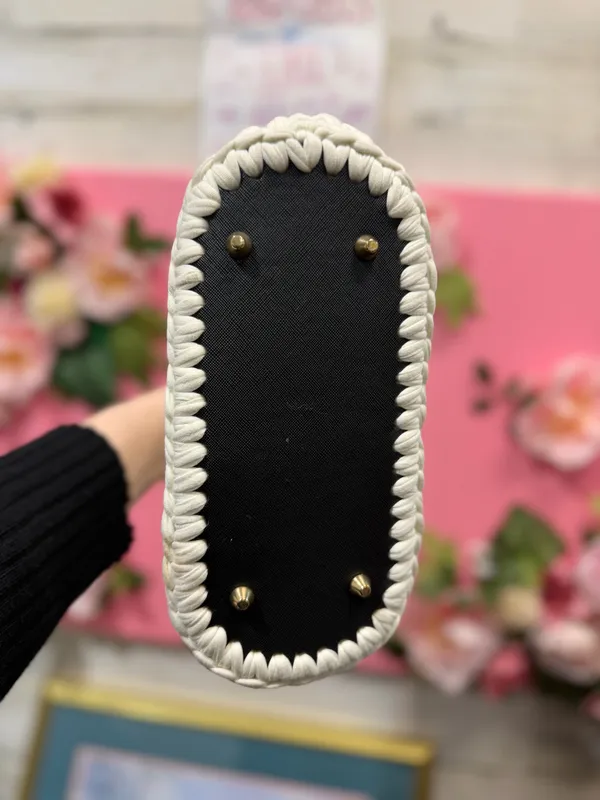 Ivory white Crochet hand bag - Image 6