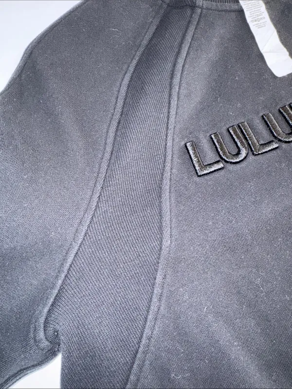 lululemon athletica Women's Black Crewneck Sweatshirt - Image 4