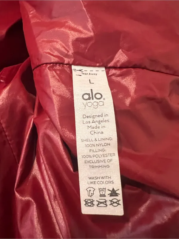 Alo Yoga Stunner Glossy Oversized Hooded Puffer Jacket Cranberry Size Large. - Image 8