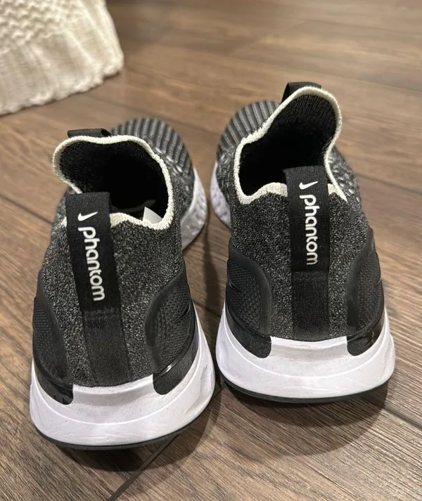 Sneakers - Image 2