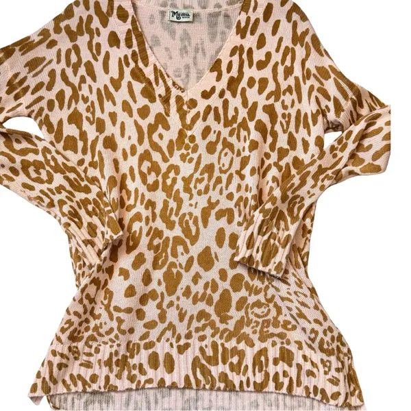 Show Me Your Mumu Pink Leopard V-Neck Sweater -M 🐆 💖 - Image 5