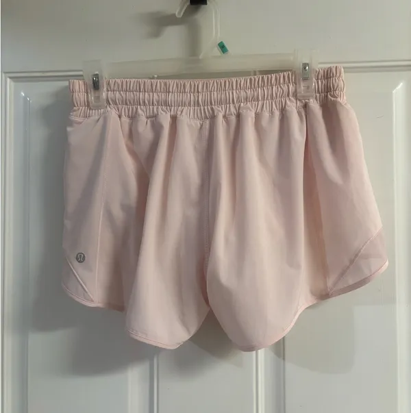 Size 8 Lululemon Flush Pink Hotty Hot High-Rise Lined 4" Short.inseam - Image 4