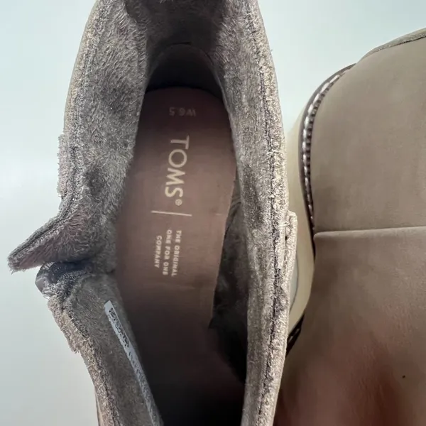 Tom's Taupe Raven Ankle Boot size 6.5 - Image 6
