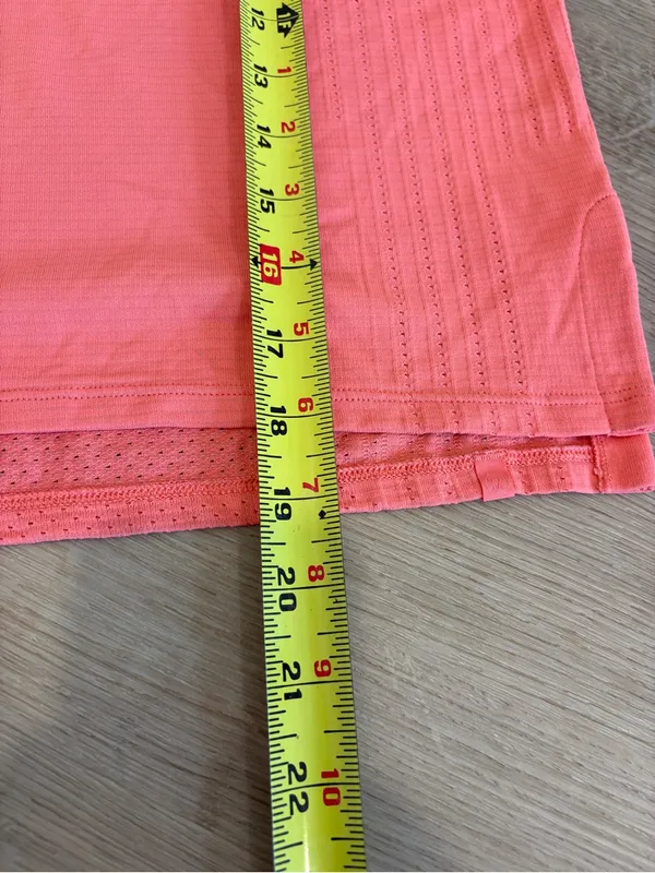 Lululemon Tank Top Size Medium - Image 6
