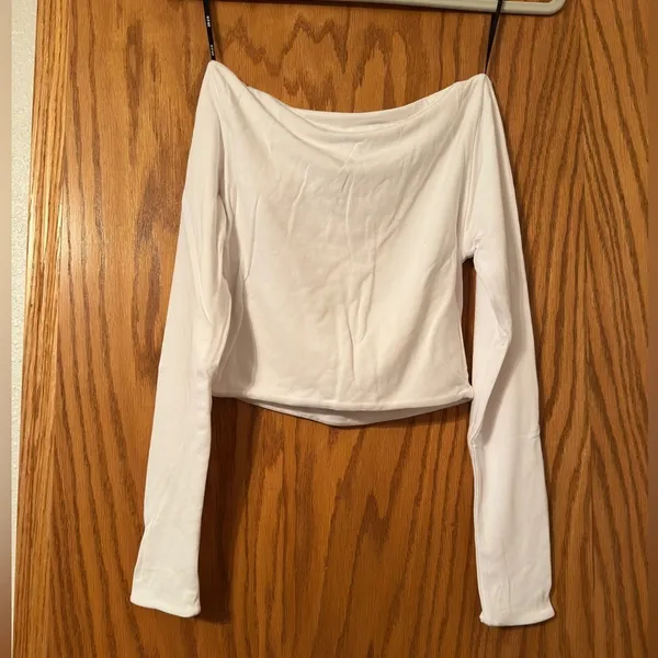 SER.O.YA Ellis Top - NWT - Size S - White Off Shoulder Crop Top - Image 4