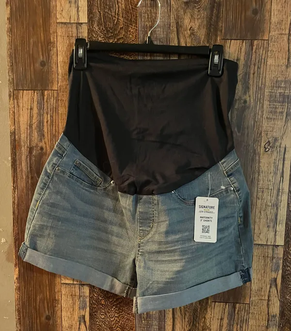 Signature Collection NWT By Levi Strauss & Co. Maternity Mid-Rise Shortie Shorts medium (112) - Image 2