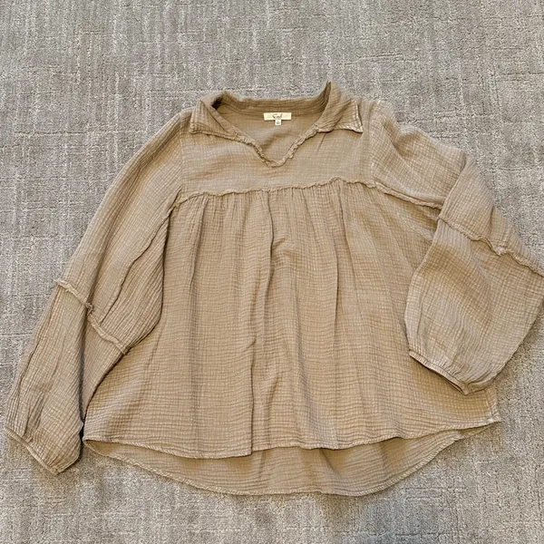 Easel tan gauze pullover top sz S - Image 3