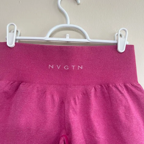 NVGTN Pro Seamless Shorts Crimson Medium Women - Image 4