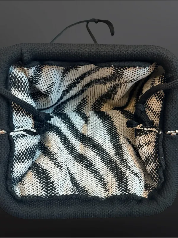 🦓 ZEBRA PRINT KNIT DUMPLING CLUTCH | 2 - Image 14