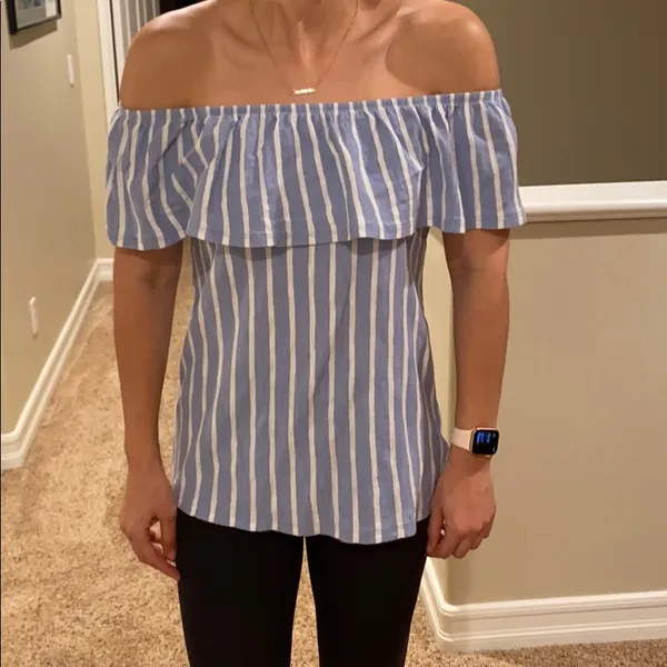 Old Navy Off the shoulder Blue and white shirt - Image 2
