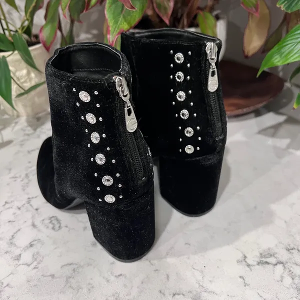 G by GUESS Womens Black Velvet Rhinestone Studded Block Heel Ankle Boots 7.5M - Image 3