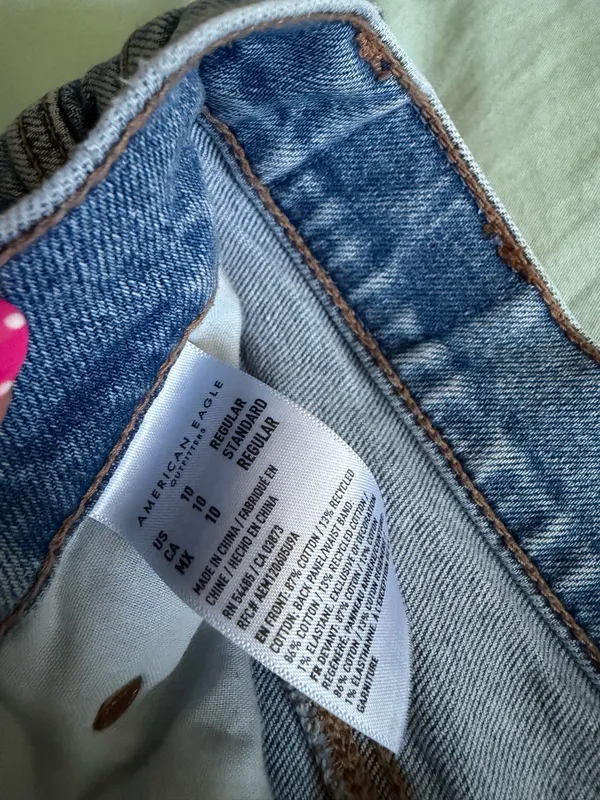 American Eagle Jeans - Image 3