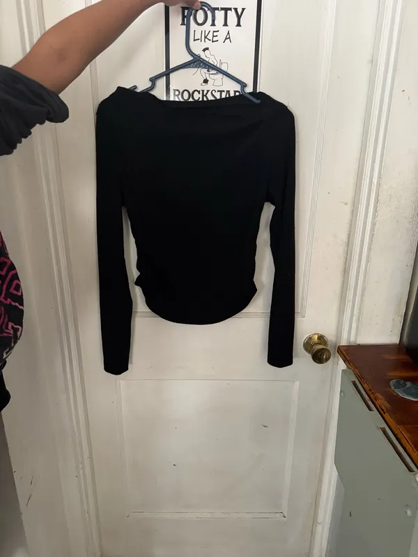 Black long sleeve Sweater Size M - Image 2