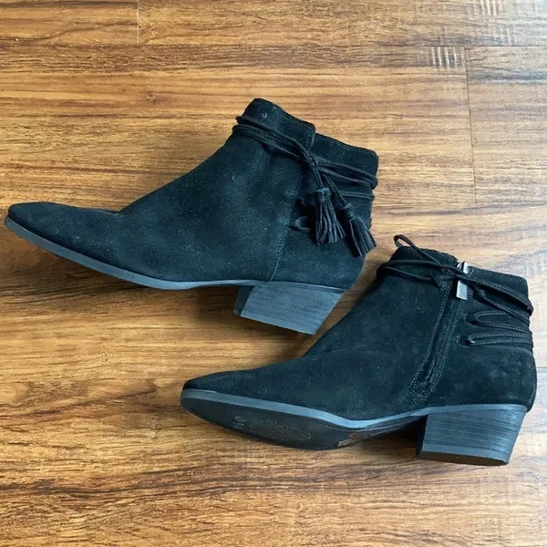 Vince Camuto‎ Carlin’s suede boots with tassels size 9.5 - Image 4