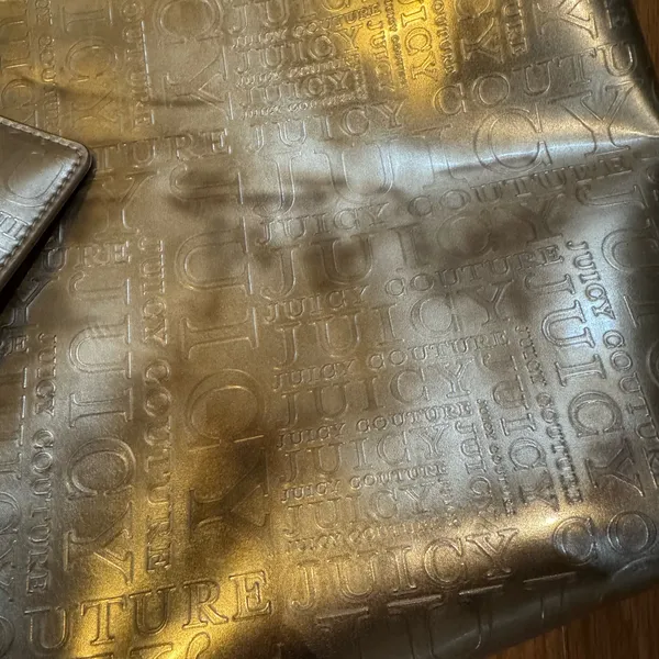 Juicy Couture Gold tote bag with wristlet - Image 4