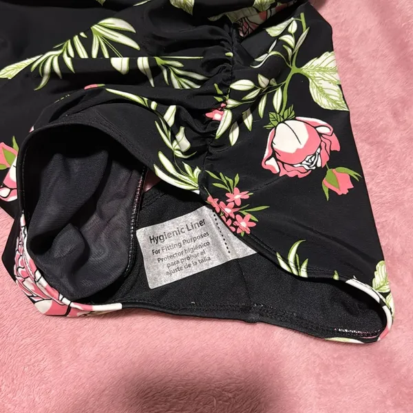 Crane swim suit Size M - Image 5