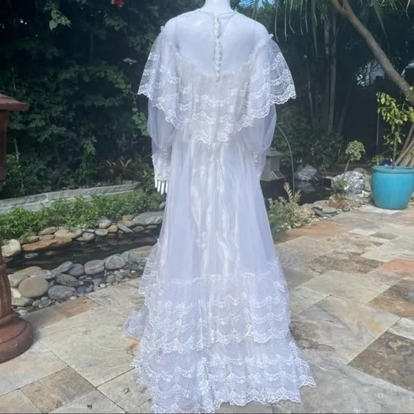 Vintage 1950s lace high neck wedding dress cottage core / boho ruffle tiered lac - Image 8