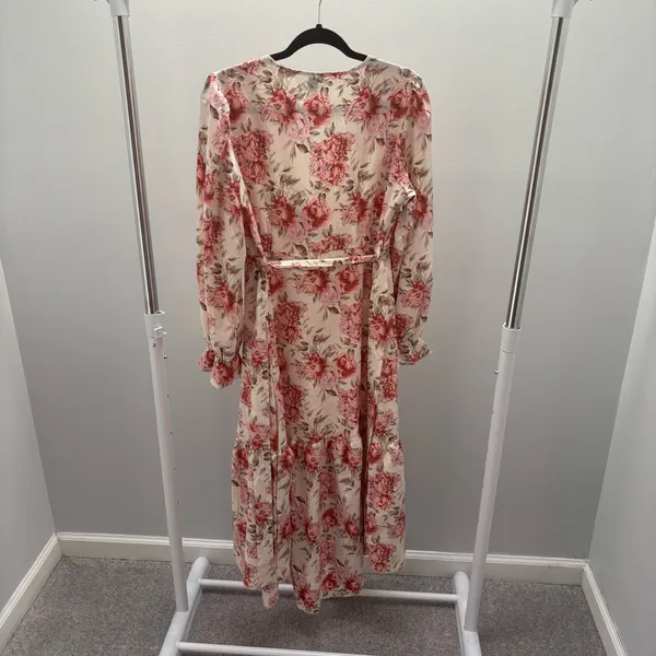 SHEIN Cream & Pink Floral Surplice 3/4 Sleeve Maxi Dress with Belt - Image 7