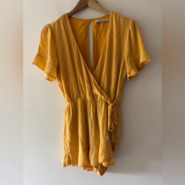 Abercrombie & Fitch Yellow and White‎ Polka Dot Romper - Image 3