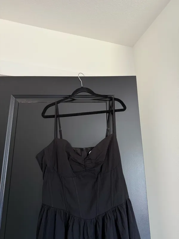 NWT SHOWPO Maddie dress size 16 - Image 6