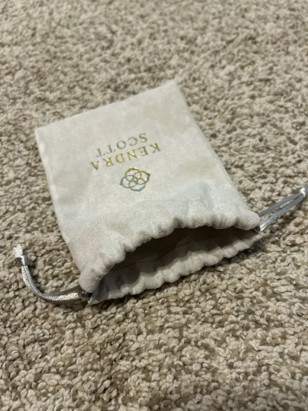 Kendra Scott Jewelry bag - Image 3