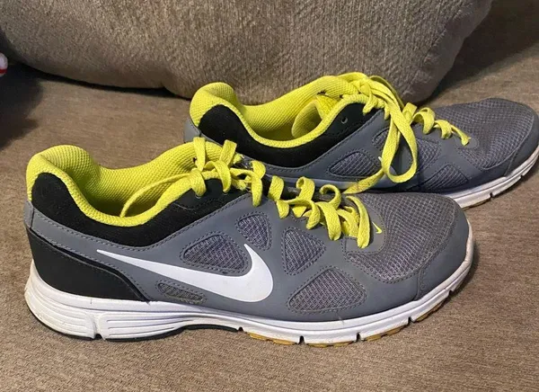 Nike women's Revolution Grey/Yellow Running Shoes. 9 - Image 7