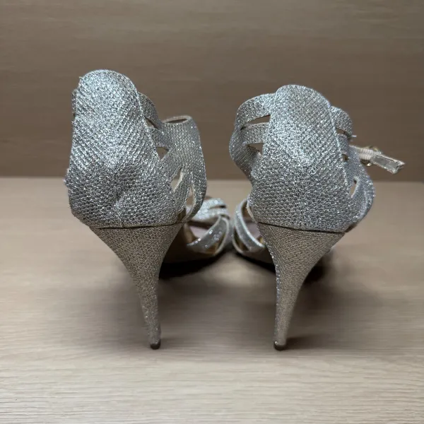 Betsey Johnson Tiara Gold Silver‎ Glitter T-Strap Heels Size 7.5 Sparkle Pumps - Image 4