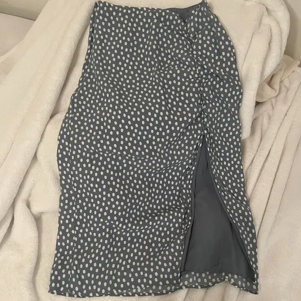 Abercrombie & Fitch Polkadot Midi Skirt ruched slit - Image 2