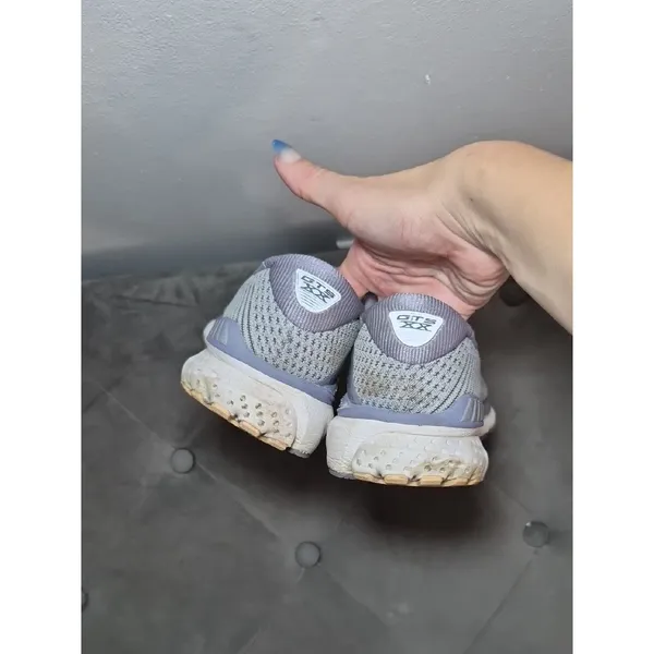 Brooks Women's Light Gray and Pale Peach Running Sneakers - Image 7