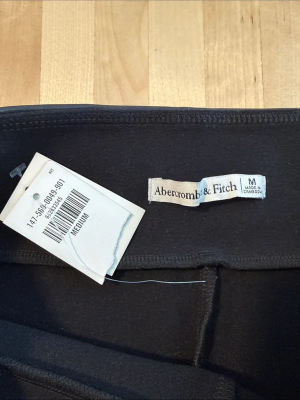 NWT Abercrombie & Fitch High-Rise Black Faux Leather Ankle Skinny Pull On Pant M - Image 6