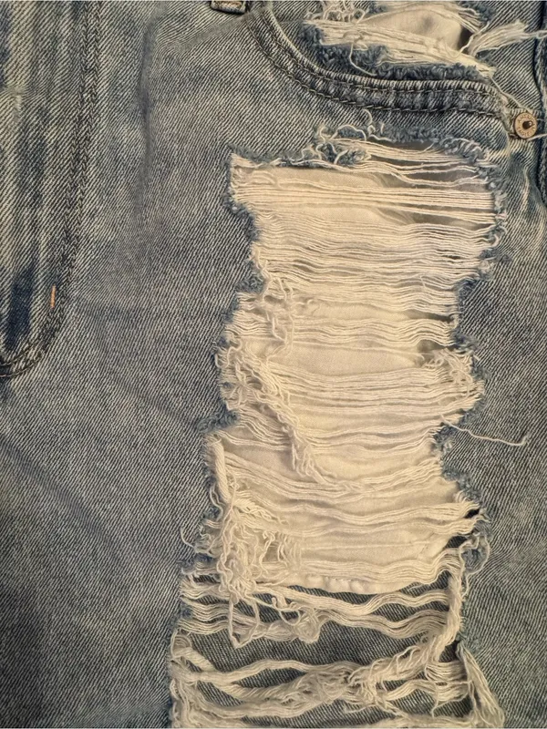 American Eagle Mom Short Distressed Denim Shorts – Size 12 - Image 3