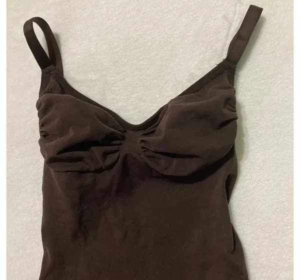 SKIMS Sculpting Thong Bodysuit XS - Image 4
