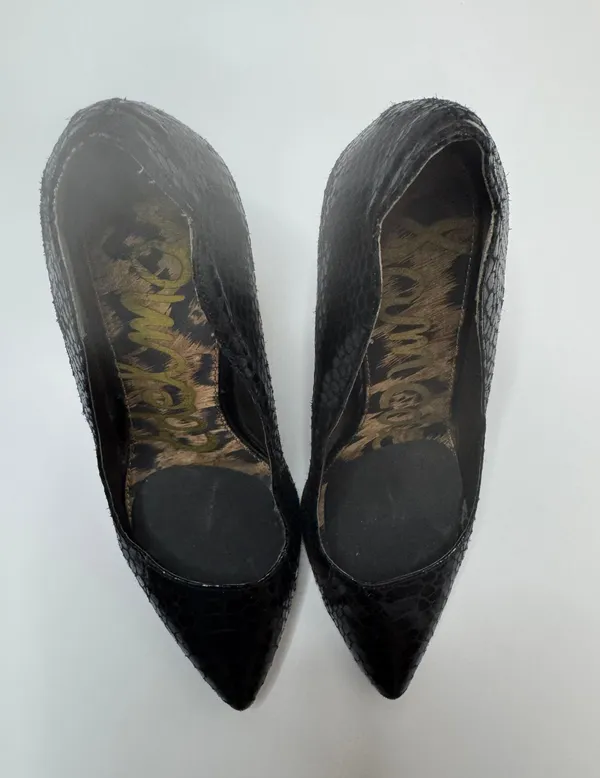 'Sadi' Black Snakeskin Prints Pumps Size 7M - Image 2