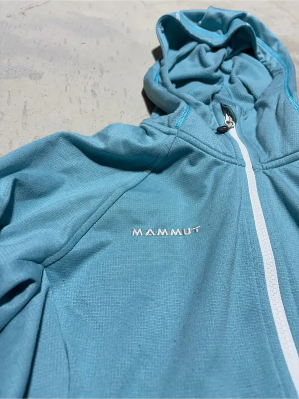 Mammut Women's blue Hooded Full-Zip sweatshirt medium - Image 5