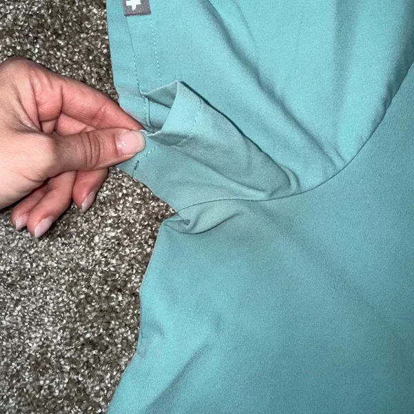 FIGS V-Neck Scrub Top Womens Small Teal Good FW1100 Technical‎ Collection - Image 2