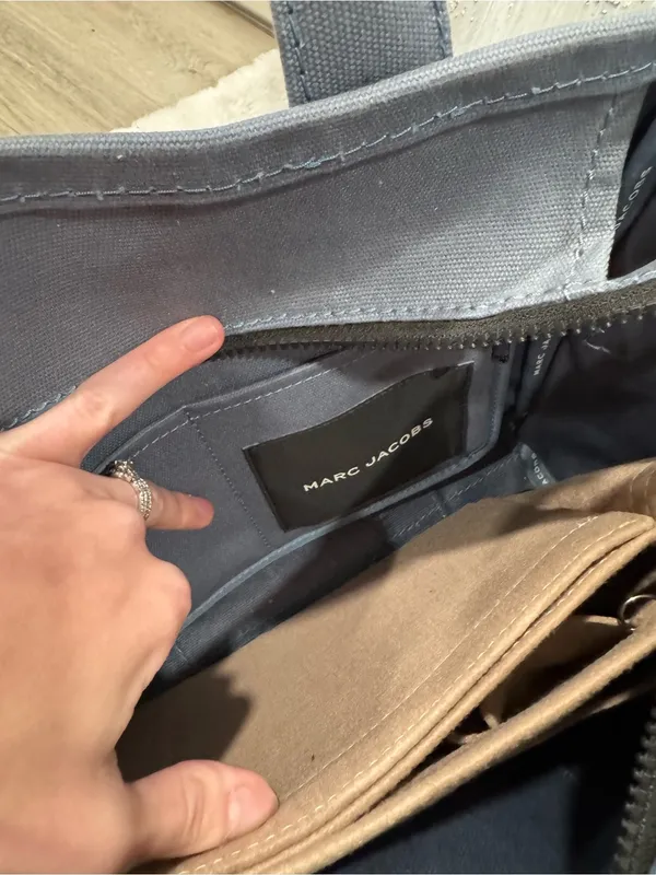 Marc Jacob’s The Tote Bag - Image 5