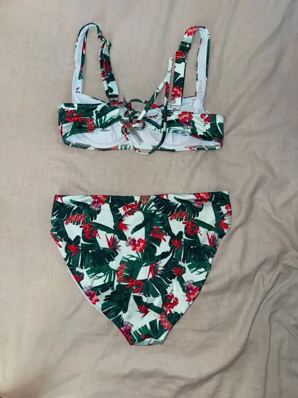 Victoria’s Secret bikini set - Image 4