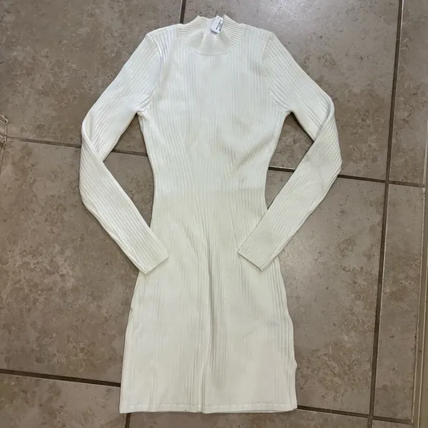 Hollister knit long sleeve mini dress in cream medium - Image 4