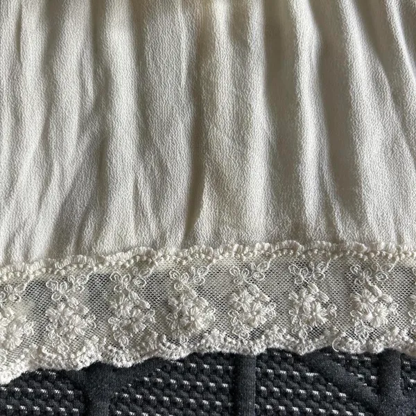 Forever 21 Women’s White Lace Halter Top with Lace Trim, size M - Image 3