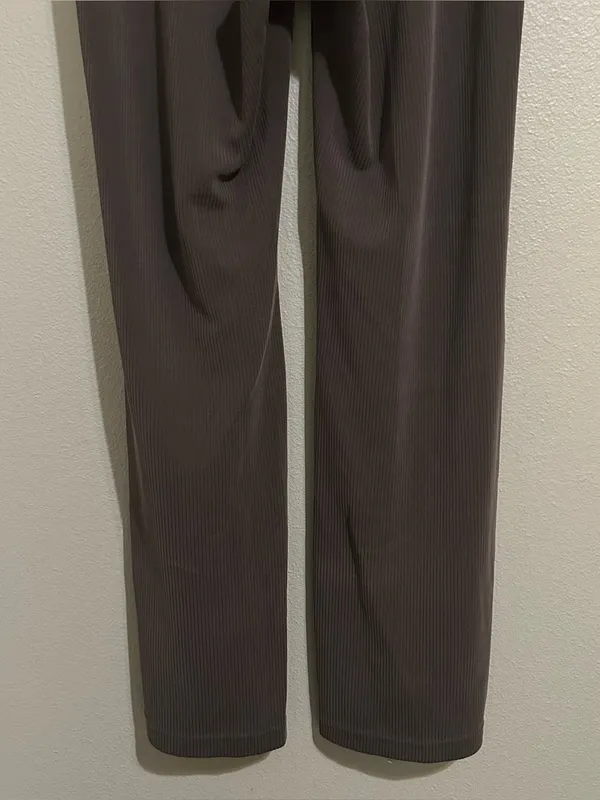 Lululemon Espresso Brown Ribbed Softstreme Athletic Flare Pants Women’s Size 14 - Image 8