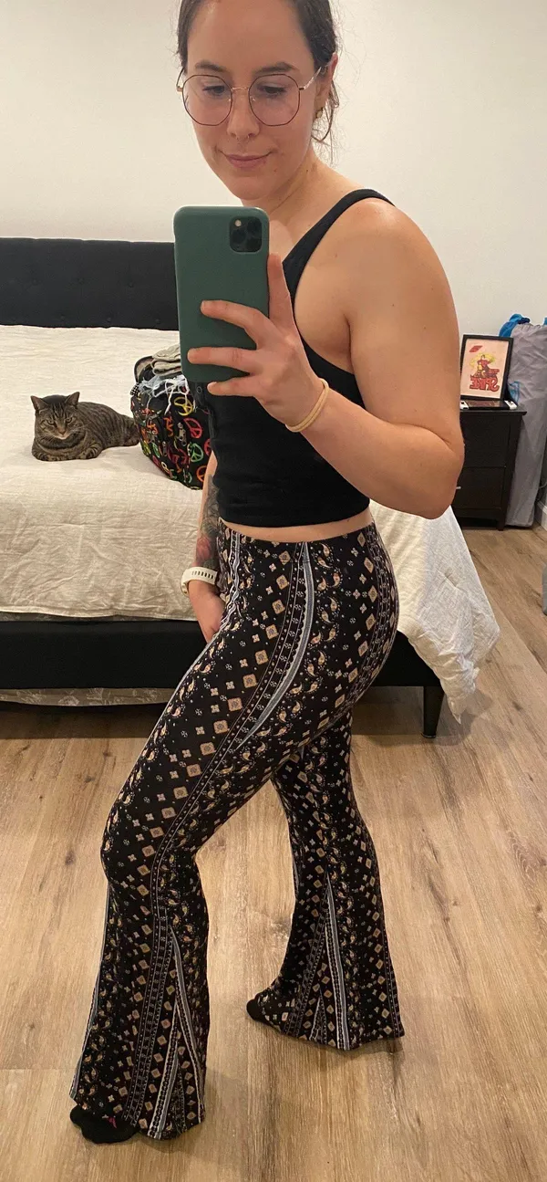 Sky And Sparrow Patterned Flare Pants - Image 2