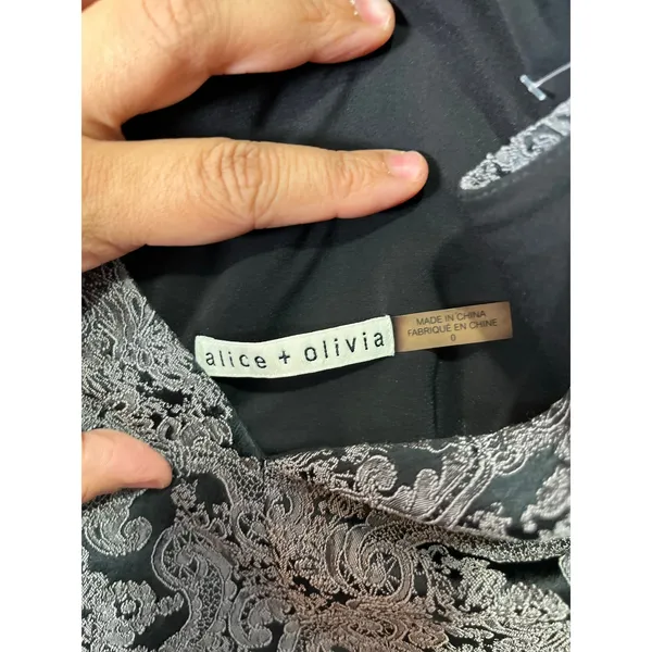 Alice + Olivia Black Lace Mini Dress XS V-Neck Cocktail‎ Party Elegant Size 0 - Image 4