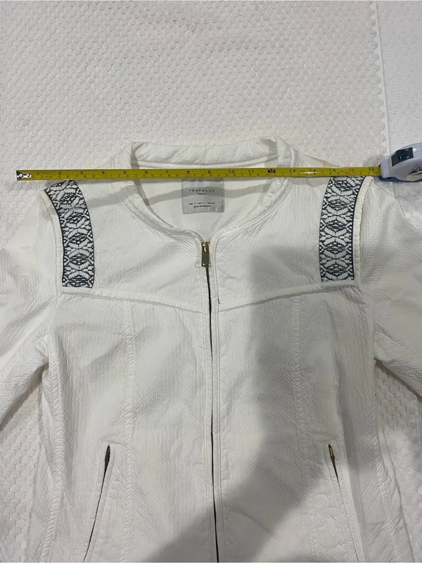 Zara White Textured Zip-Front Jacket with Patterned Trim - Image 3