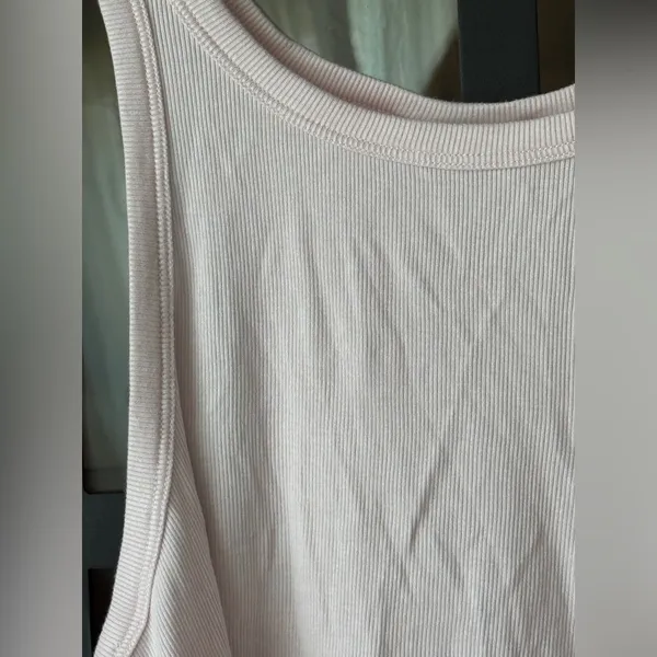 Aritzia Sunday Best ReRib tank top ribbed scoop crop sinch seamless lilac bloom - Image 7