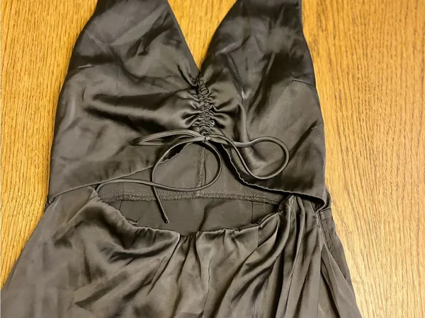 Abercrombie &‎ Fitch Black Satin Cinch-Front Cutout Midi Dress Size XS - Image 3