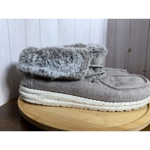 Hey Dude Britt Sz 9/40 Women's Nut Beige Faux Fur Lined‎ Booties w/Laces & Snaps - Image 6