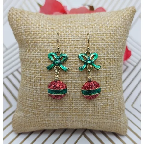 Cute Lot of 3 CHRISTMAS Earrings Dangle Ornament Holly Studs and Wreaths & Bows - Image 3