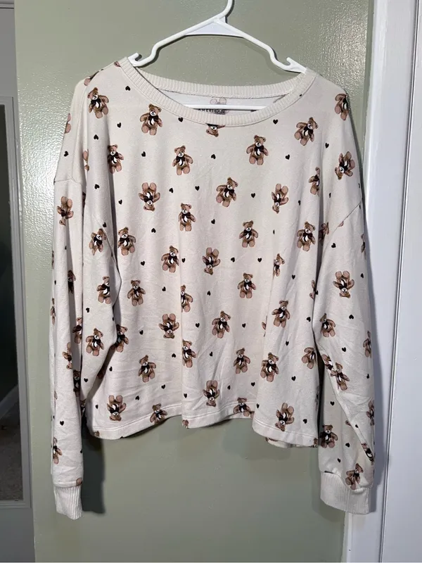 American Eagle Women’s Size Large Lounge Sweatshirt Beige Teddy Bear Print Heart - Image 3
