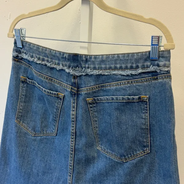 Loft Denim Mini Skirt Medium Wash Raw Frayed Hem 100% Cotton 465904 Size 12 - Image 4