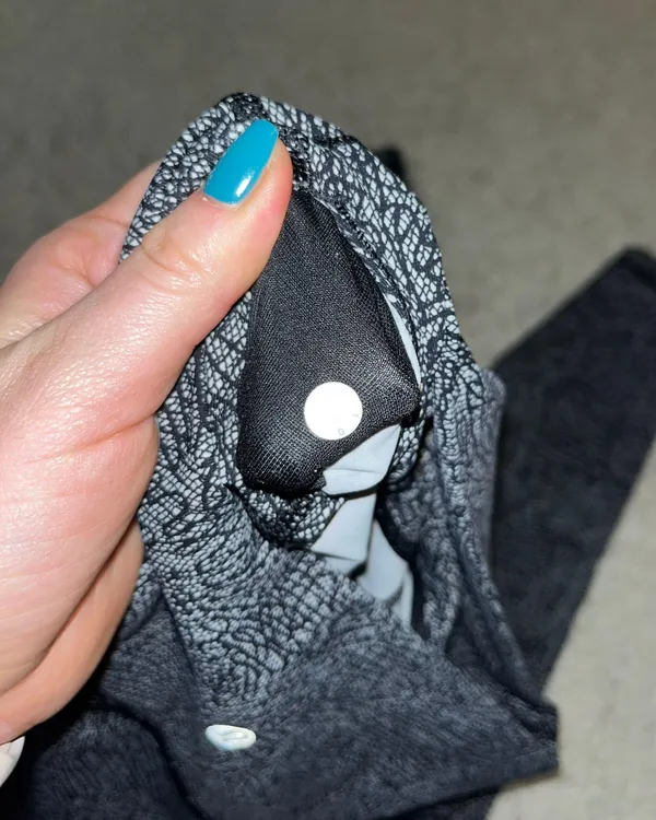 Lululemon wunder under Leggings 25 inch size 8 - Image 3